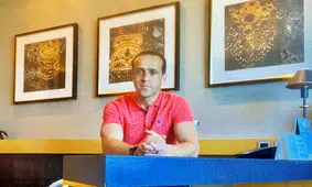 کنایه سنگین علی کریمی به یک زن