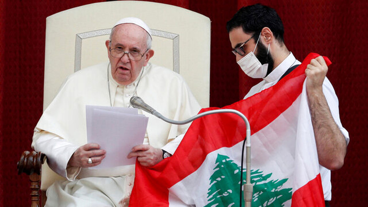 پاپ: امکان ندارد لبنان هویت خود را از دست بدهد