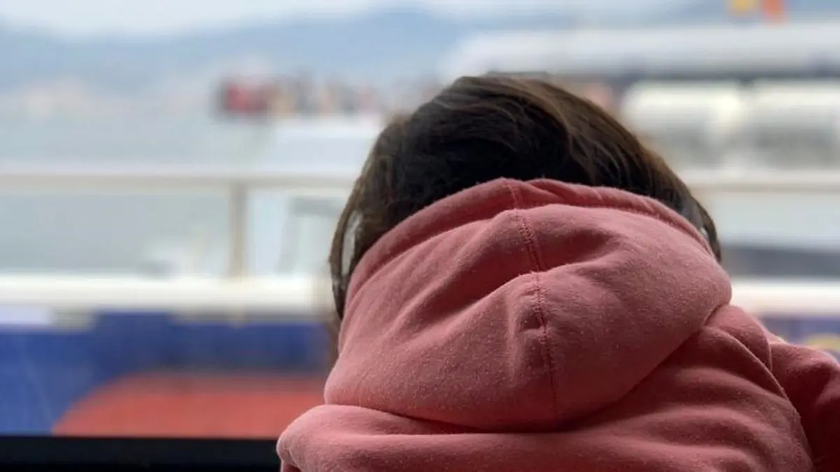 تصویری تمام رخ از کودک‌آزاری پسر آبی!