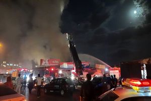 آتش‌سوزی بازار خشکبار منطقه مصلای مشهد مهار شد