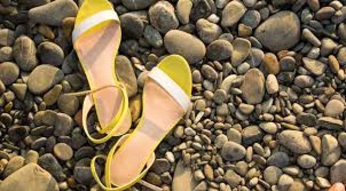 نکاتی مهم هنگام خرید صندل و کفش های تابستانی