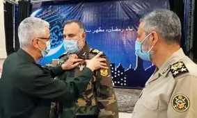 نشان درجه یک فتح به فرمانده نیروی زمینی ارتش اعطا شد