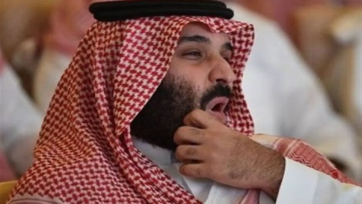 حرکات عجیب بن‌سلمان در مصاحبه تلویزیونی!/ ویدئو