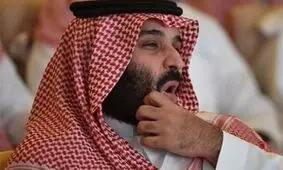 حرکات عجیب بن‌سلمان در مصاحبه تلویزیونی!/ ویدئو