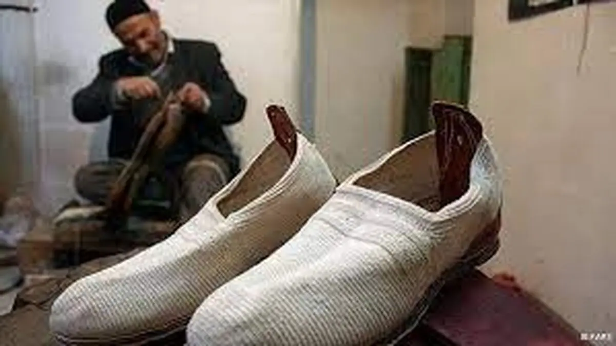 صدور پروانه تولید صنایع‌دستی برای گیوه بافان مرودشت