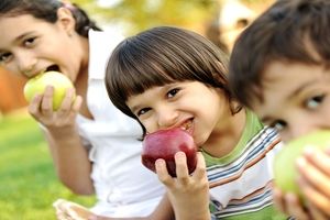 فرزندتان میوه مصرف نمی‌کند؟ این راه‌حل را بخوانید