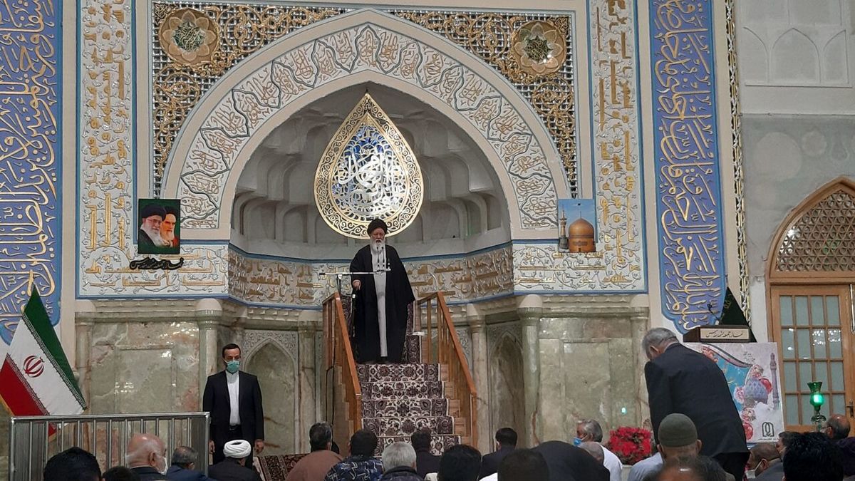 نماز جمعه مشهد به امامت آیتالله علمالهدی اقامه میشود