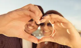 ۸ کاری که زوجین برای ماندگاری ازدواجشان انجام می‌دهند