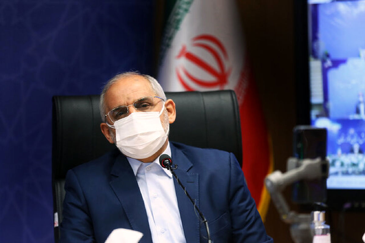 برای دایر شدن مدارس، دانش آموزان و معلمان واکسینه شوند