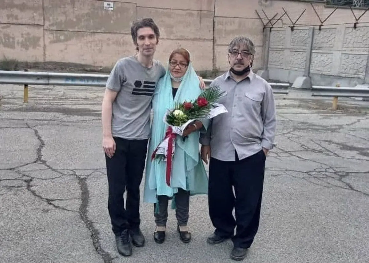 آرش صادقی از زندان آزاد شد