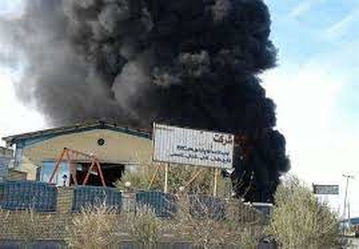 آتش‌سوزی مهیب در شهرک صنعتی شکوهیه قم/ کشته و زخمی شدن چند تن/ ویدئو