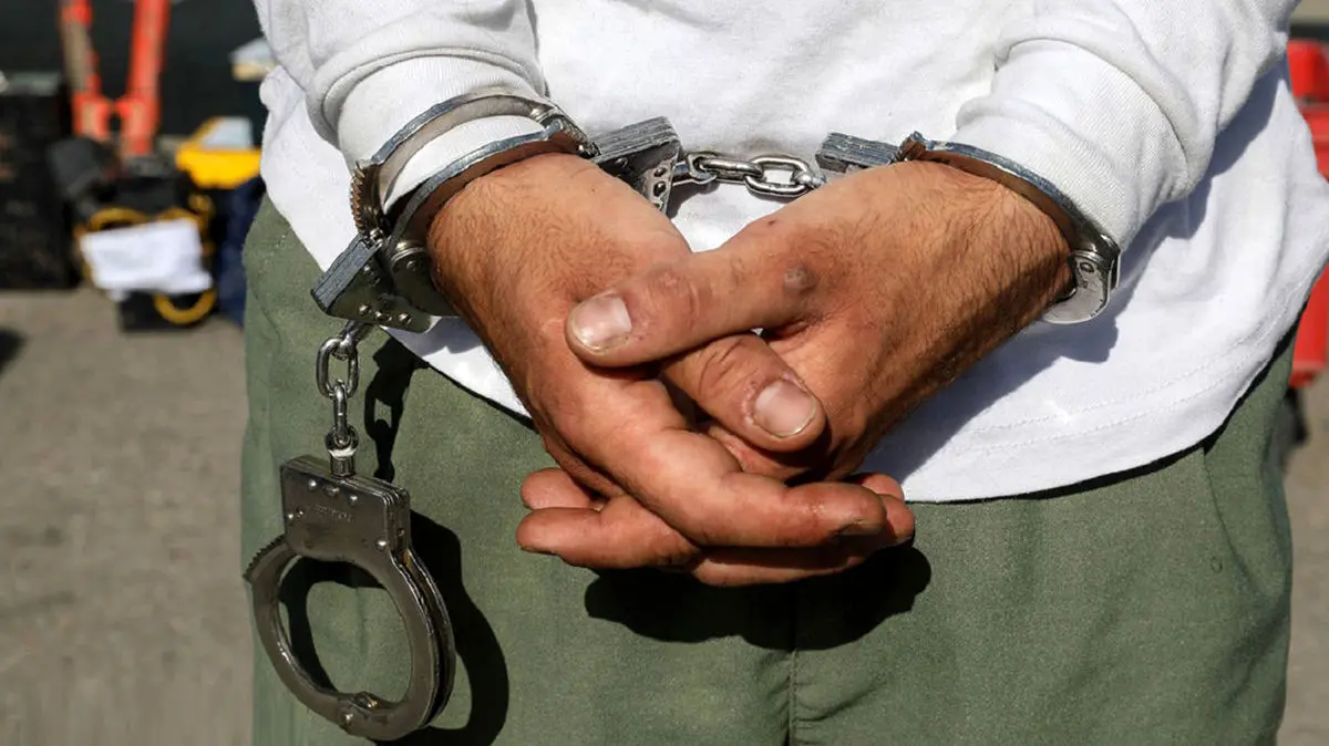 کلاهبردار متواری ۲۶۰ میلیارد ریالی در کیش دستگیر شد