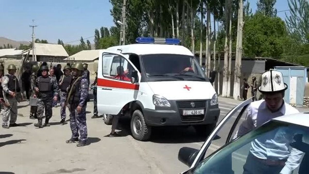 در پی تنشها، قرقیزستان بیش از ۳۳ هزار تن را از مرز با تاجیکستان خارج کرد