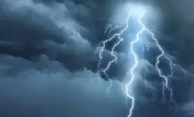 صاعقه در استان فارس ۲ نفر را به کام مرگ کشاند