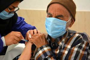 ۲ هزار سالمند ۸۰ سال اسفراینی در فهرست واکسن کرونا قرار گرفتند