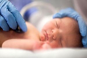 جلوگیری از فلج شدن ۳۲ نوزاد به کمک جراحی در رحم