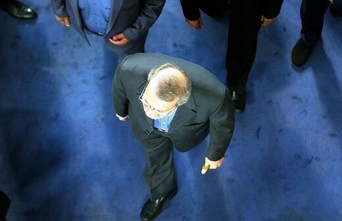 غفوریفرد: لاریجانی را در اردوگاه اصولگرایی نگه داریم