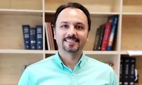 امیر نظری مجری و کارشناس پزشکی تلویزیون بر اثر کرونا درگذشت