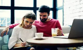 چگونگی صحبت با همسر در مورد مسائل مالی