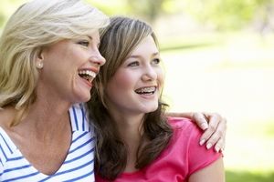 توصیه‌هایی به مادر‌ها برای صمیمی‌شدن با فرزند نوجوان