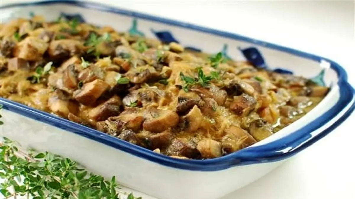 طرز تهیه خورش قارچ و مرغ با عطر زعفران و آبلیمو تازه