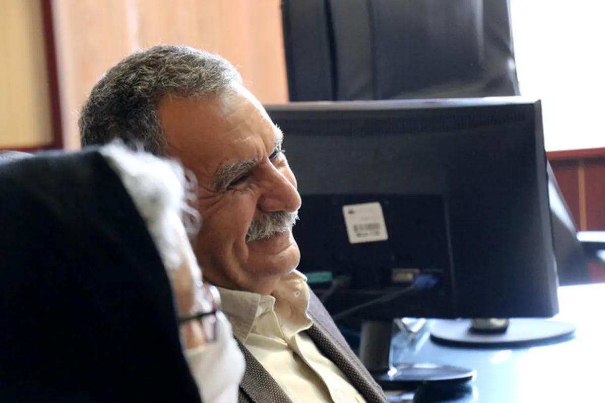 زمانی طنز و دست زدن در برنامه ها ممنوع بود