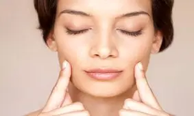 11 تمرین کاربردی یوگا صورت برای جوانسازی و زیبایی