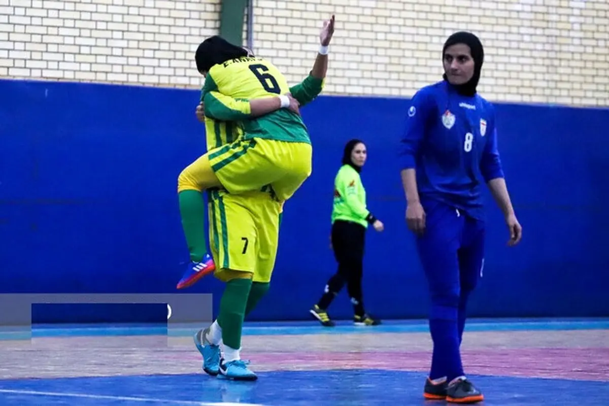 پیروزی دختران آبادانی در دربی فوتسال خوزستان/ وداع حفاری با قهرمانی