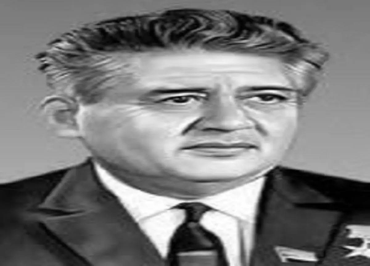 مردی که سیاست را در خدمت ادبیات درآورد