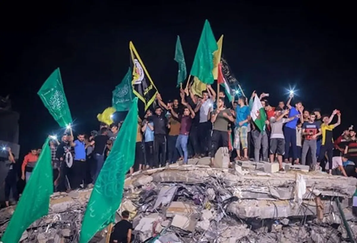 با آغاز آتش بس در غزه، فلسطینی‌ها جشن پیروزی گرفتند/ واکنش‌ گروه‌ها و افراد به توافق