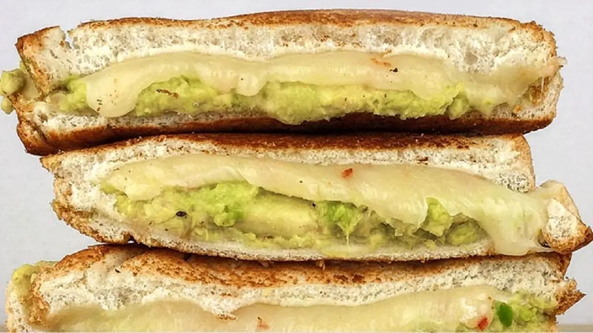 طرز تهیه ساندویچ آووکادو