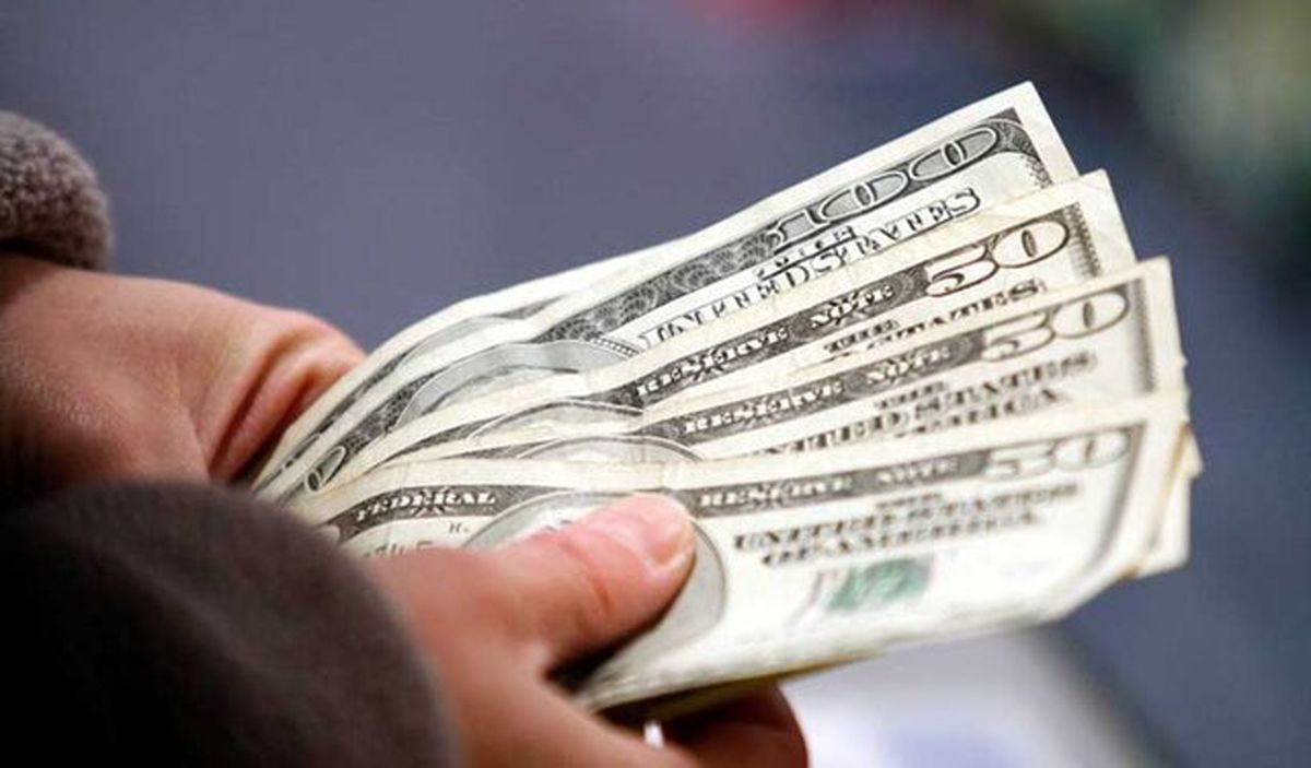 نگاهی به فراز و فرود نرخ دلار/ با رفع تحریمها چه باید کرد؟