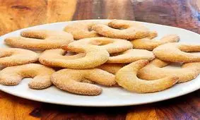 طرز تهیه شیرینی هلالی وانیلی