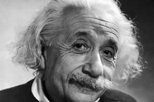 دست‌نوشته اینشتین درباره معادله معروف E=mc² حراج شد