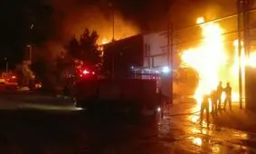 میزان خسارت و علت وقوع حریق گسترده در شرکت رنگ پرندک اعلام شد