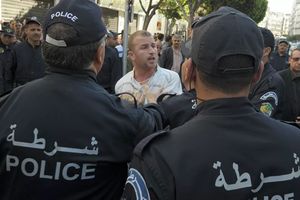 بازداشت صدها تظاهرکننده معترض در الجزایر