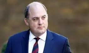 وزیر دفاع انگلیس: کشتی‌های فضول نیروی دریایی روسیه مرتبا به ما سر می‌زنند!