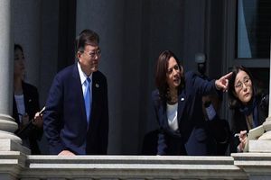 اقدام «هریس» در دیدار با رئیس‌جمهور کره‌جنوبی جنجالی شد/ ویدئو