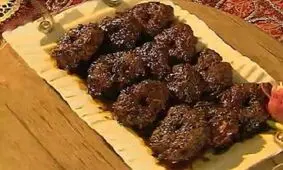 طرز تهیه شامی با سس رب انار