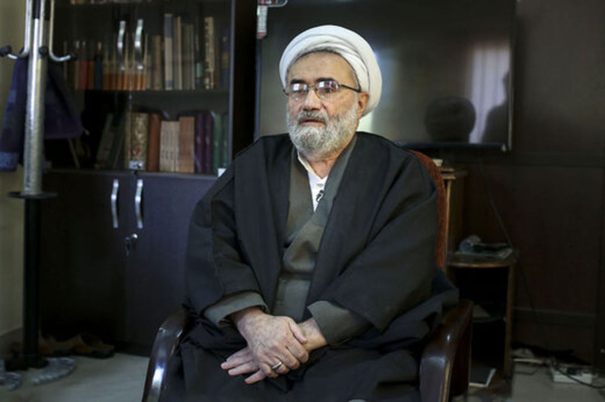 روحانیون به کارهای تقنینی و قضایی اکتفا و ریاست جمهوری را به دیگران واگذار کنند