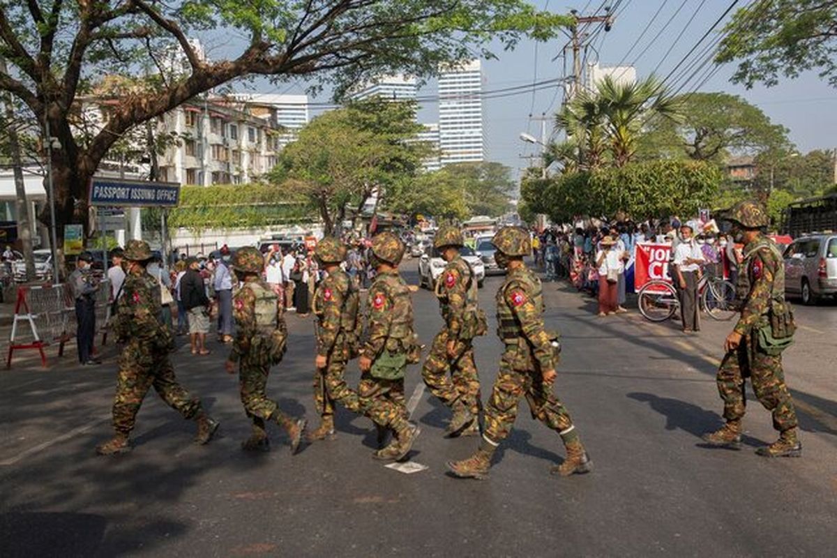 گزارش‌ها درباره کشته شدن ده‌ها نیروی پلیس میانمار به دست شبه نظامیان ضدکودتا