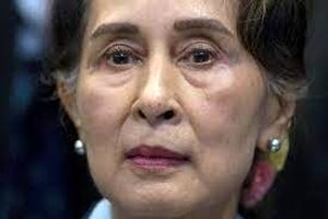 نخستین حضور فیزیکی "آنگ سان سوچی" در انظار عمومی پس از کودتا در میانمار