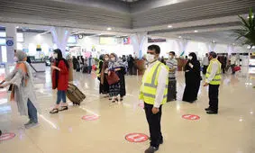 تعداد پروازها در فروردین ماه چقدر تغییر کرد؟