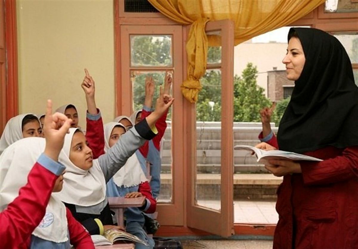 مجلس به جد پیگیر مطالبه معلمان غیررسمی از دولت است