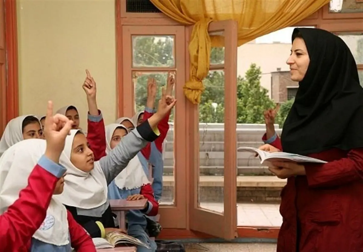 مجلس به جد پیگیر مطالبه معلمان غیررسمی از دولت است