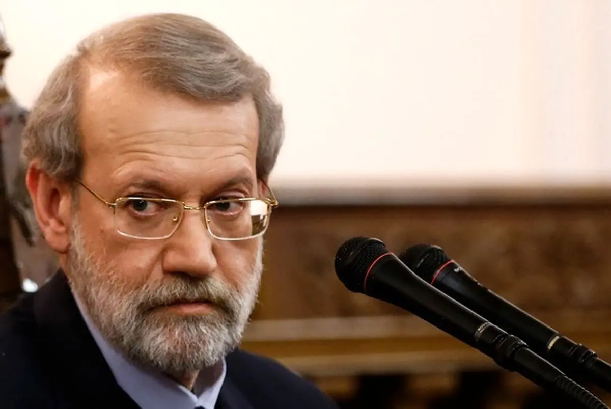 یک عده‌ای آمده‌اند قبای انقلابی برای خودشان درست کرده‌اند و بقیه را خارج از انقلاب می‌دانند