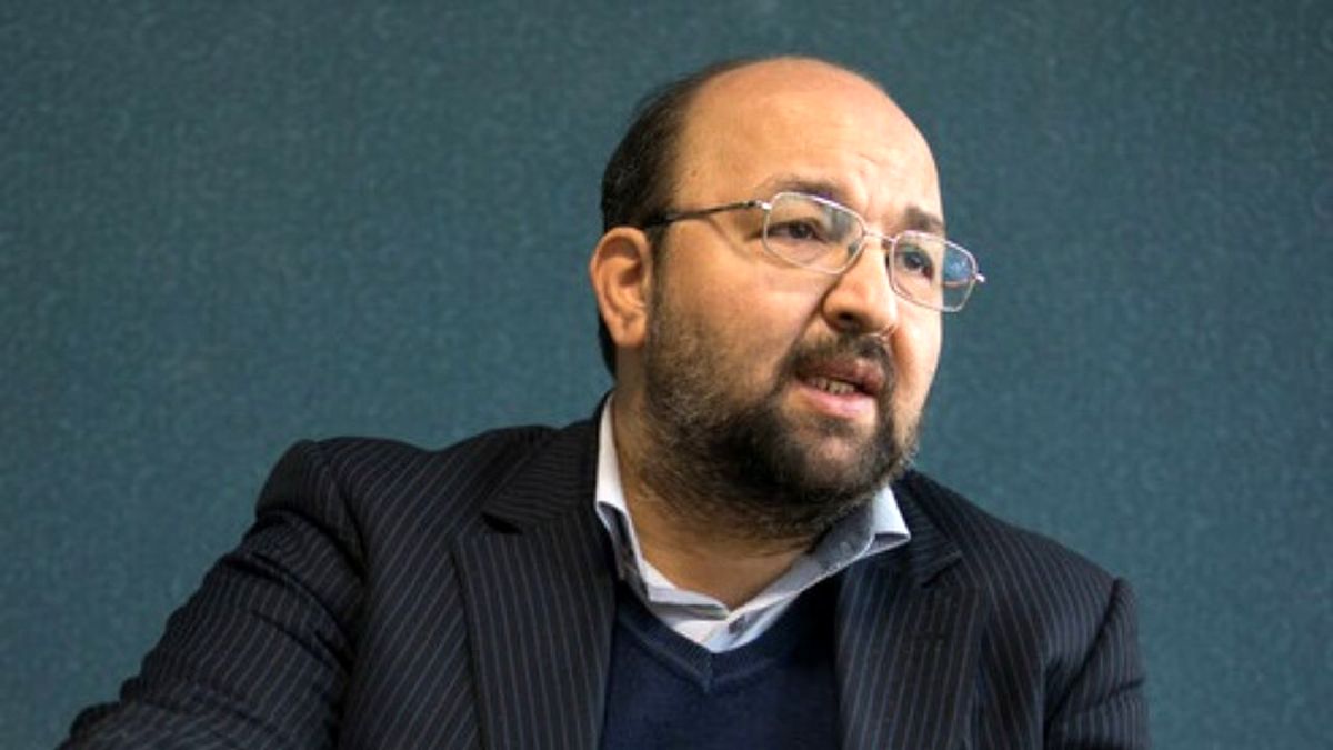 تماس گرفته و گفته اند افراد اصلاح طلبِ تاییدشده، از انتخابات شوراها انصراف دهند