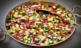 طرز تهیه و تمام فوت و فن‌های سالاد شیرازی اصیل و خوشمزه