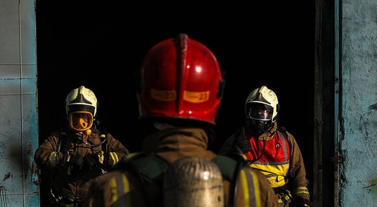 مهار آتش در انبار تجهیزات پزشکی در اهواز/ ۳ مصدوم در وضعیت حاد