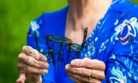 شوکه شدن زن آلمانی پس از دریافت کالا در خرید آنلاین!